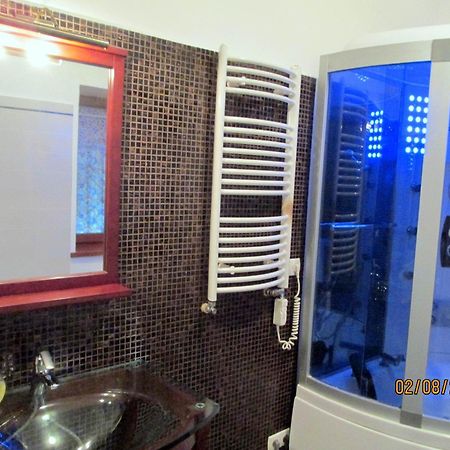 Apartment In The Centre Of Lviv Luaran gambar