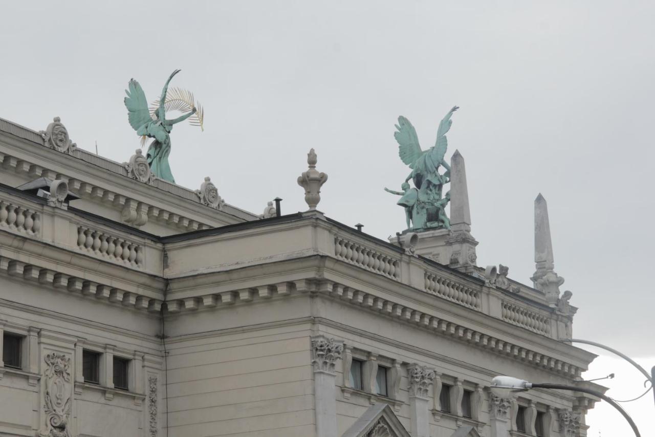 Apartment In The Centre Of Lviv Luaran gambar